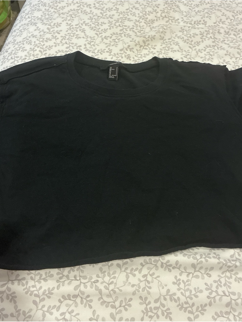 Forever 21 Black Short Sleeve Crewneck Tee